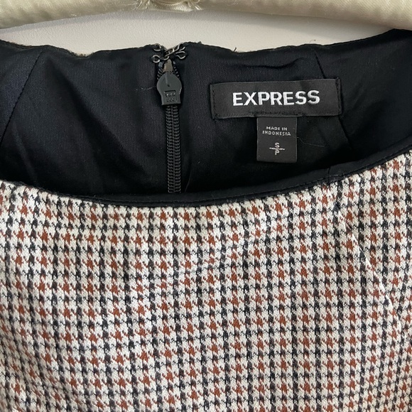 Express Dress - Picture 2 of 8
